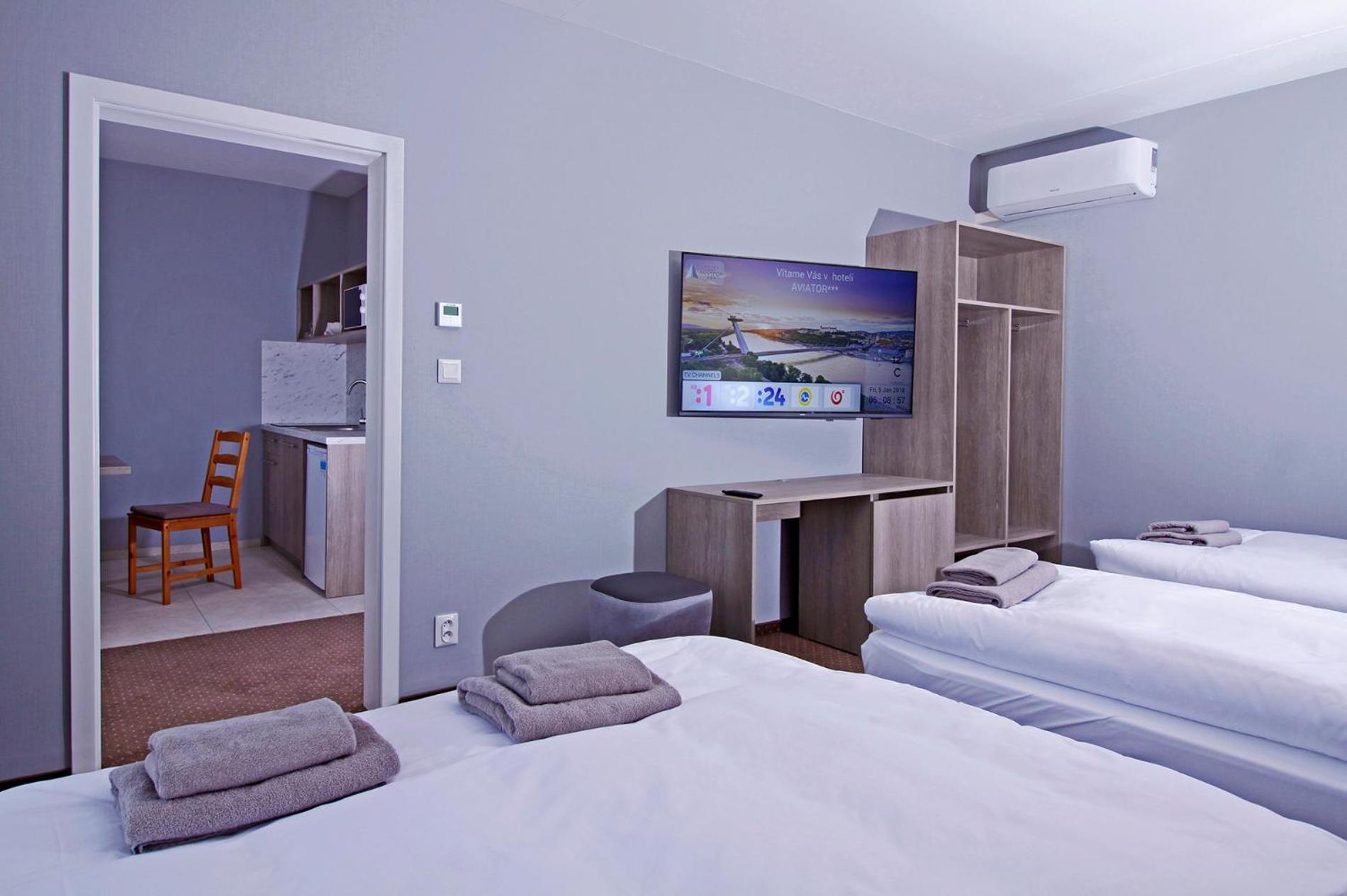 Aviator Garni Hotel براتسيلافا المظهر الخارجي الصورة