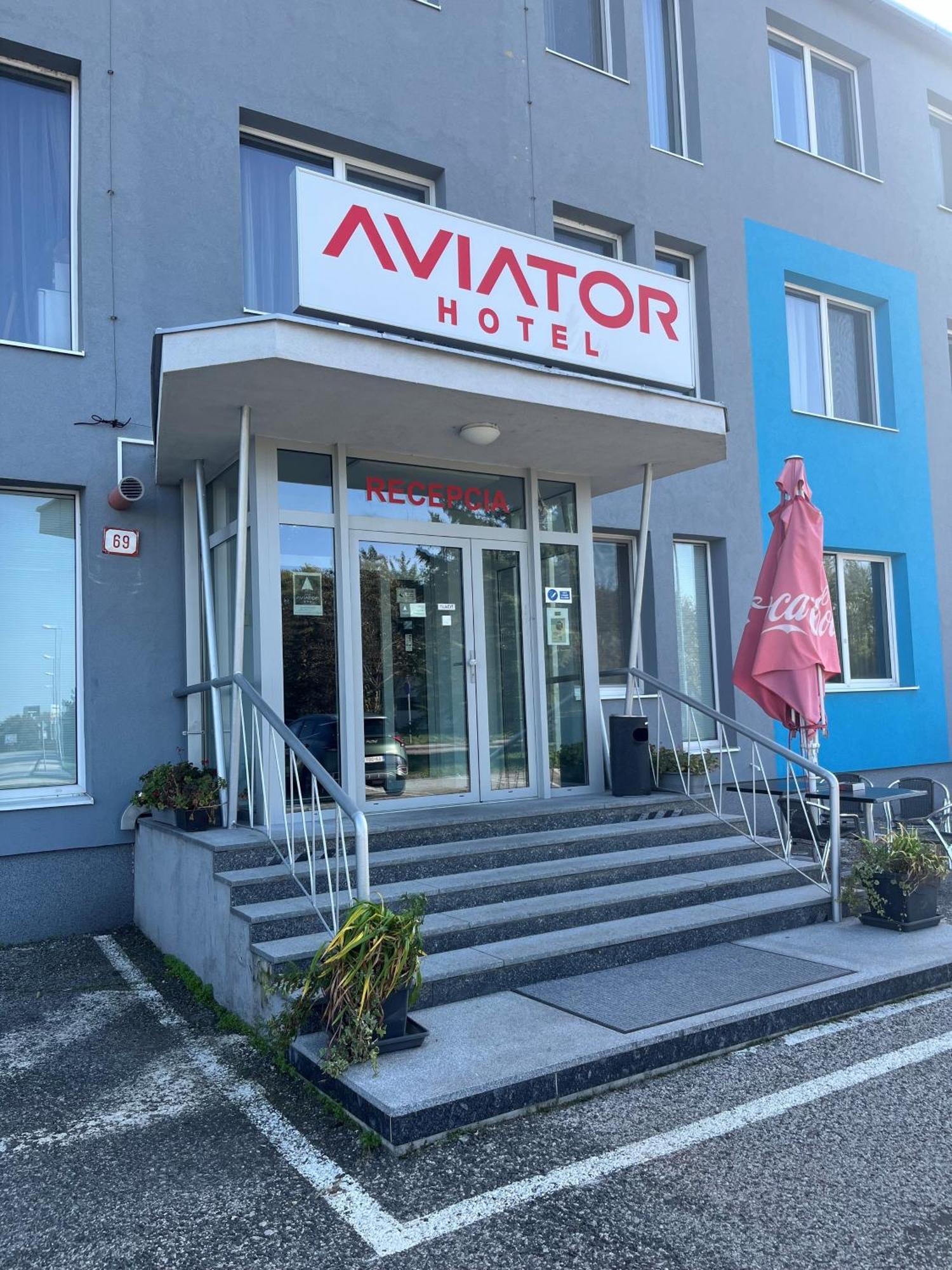 Aviator Garni Hotel براتسيلافا المظهر الخارجي الصورة