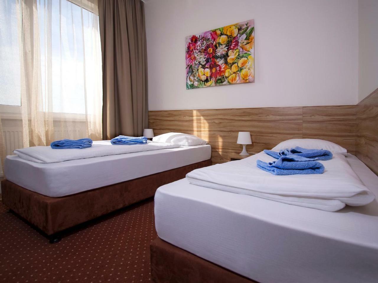 Aviator Garni Hotel براتسيلافا المظهر الخارجي الصورة