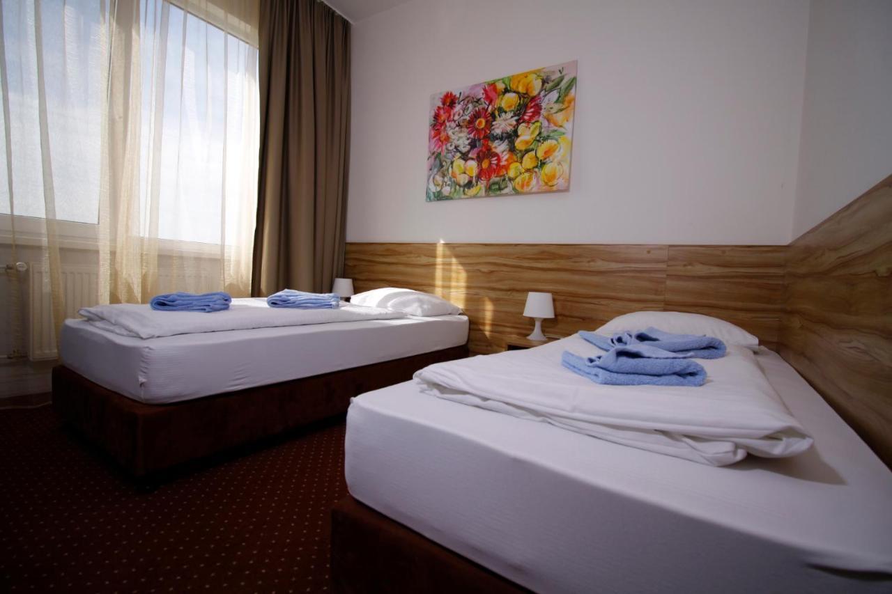 Aviator Garni Hotel براتسيلافا المظهر الخارجي الصورة